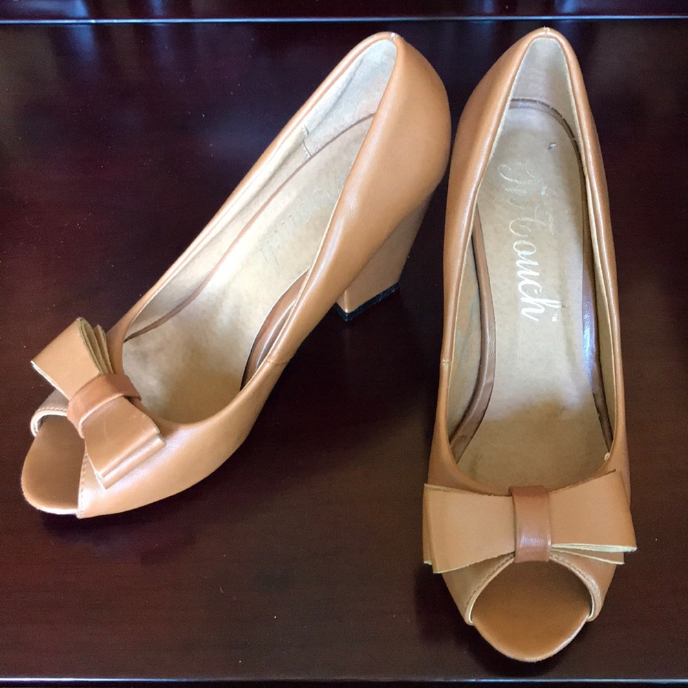 Brown Open-toe heels with Bow Accents
